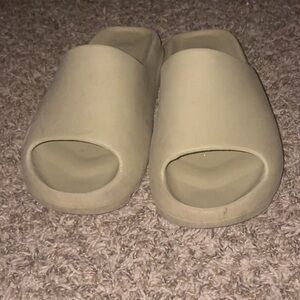 Yeezy Bone Slides